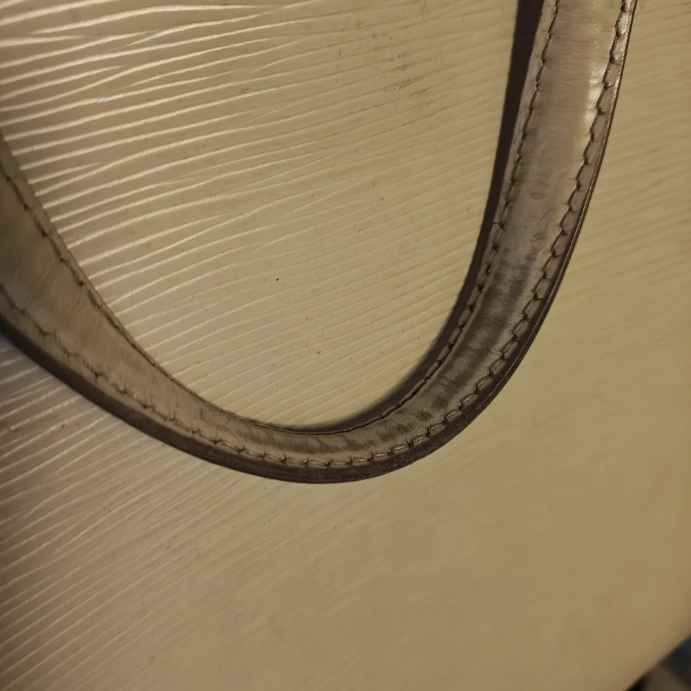 Louis Vuitton Brea MM - Picture 6 of 16